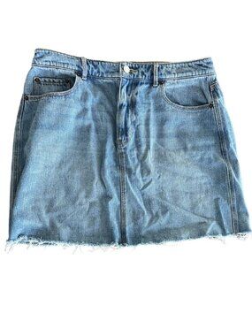 Denim Mini Skirt by Old Navy (Size 10)